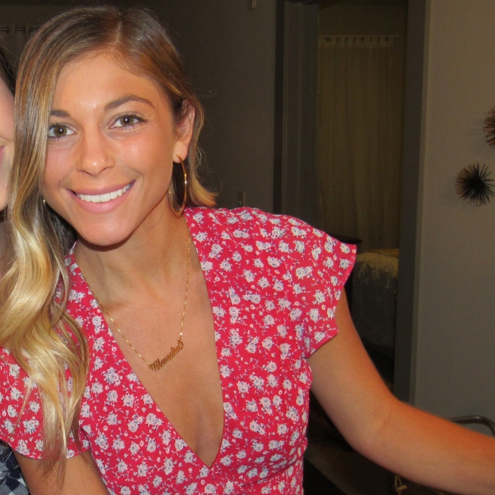 Meet your Posher, Claudia